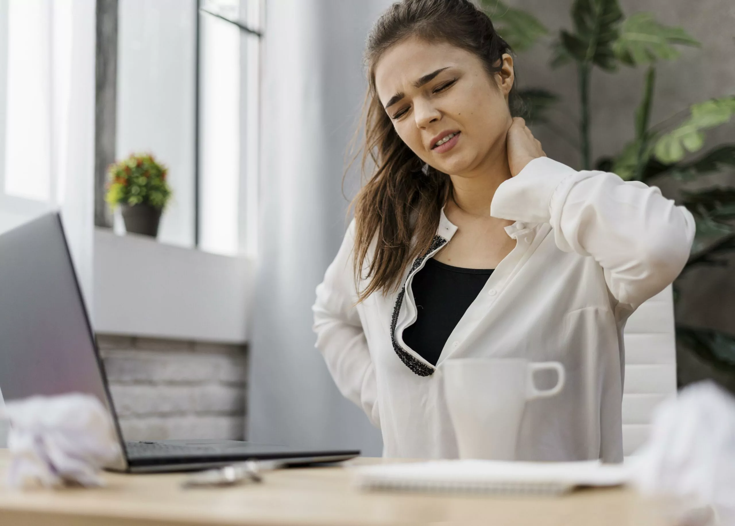 Trattamento del dolore posturale presso FisioSalus: riabilitazione fisioterapica personalizzata per il benessere del paziente