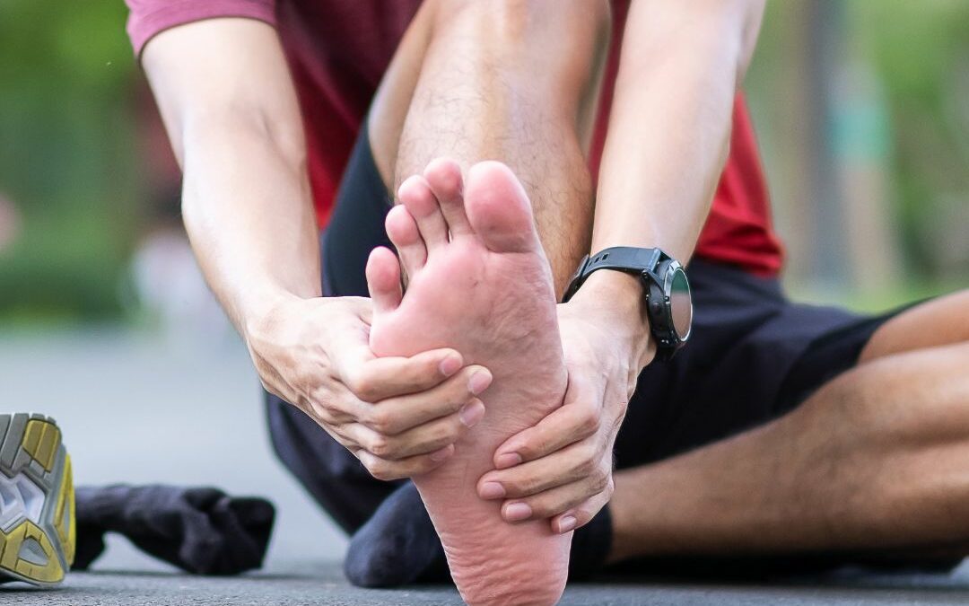 Fascite Plantare e Spina Calcaneare: Guida Completa a Cause, Sintomi e Rimedi